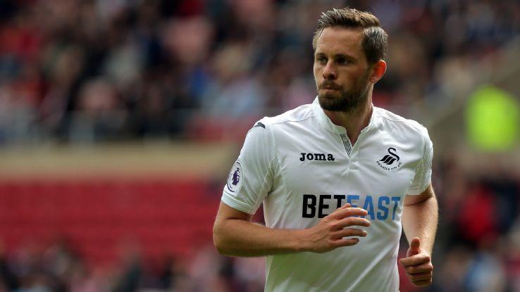 记者：哥甲中场萨缅托满意铁人的报价，目前仅需协商转会事宜