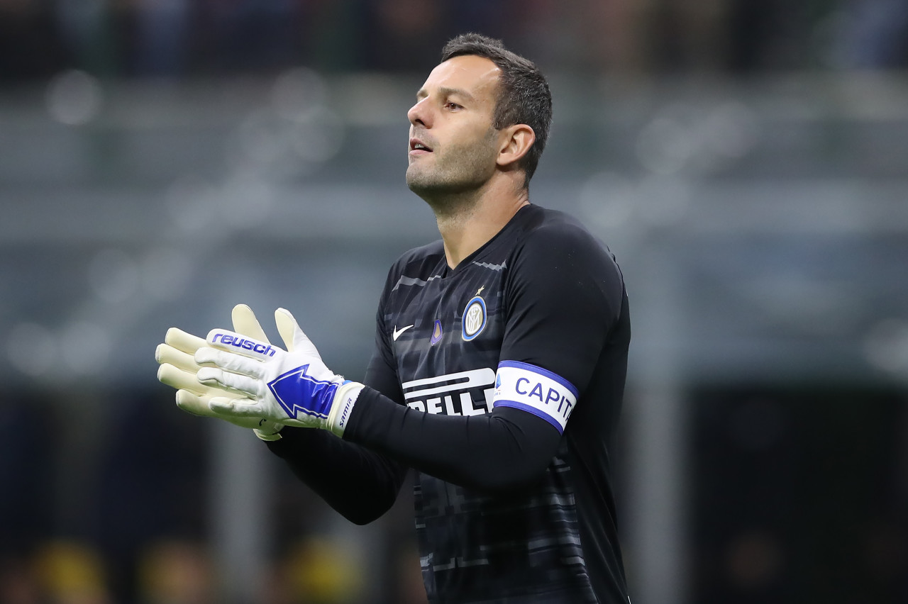 世体：施洛特贝克仍犹豫与多特续约，皇马与巴萨将争夺他