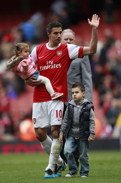 马德里城市的团体治疗：皇家马德里的困境与希望