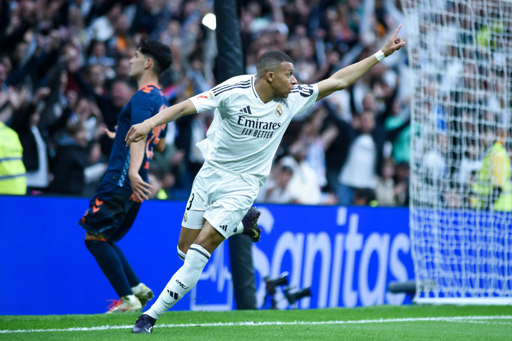 欧冠最新积分榜：阿森纳6战全胜领跑，曼城升至第4&皇马第7