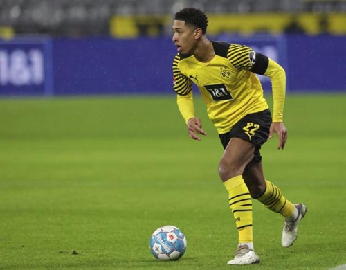 国安球员列队欢迎两位久违强援入队，中超金靴意外领衔，值得期待