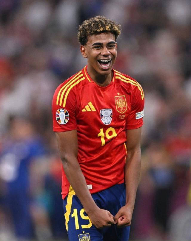 就要和你贴贴！曼联利物浦相爱相杀 积分死缠焦孟不离