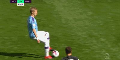 热议汪士钦红牌：对方踢人很隐蔽；染红动作太业余，狂性大发