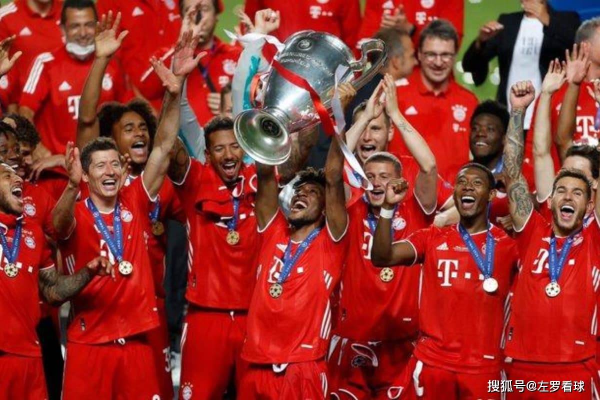 记者：谢维军在昨天的比赛中肋骨又裂了