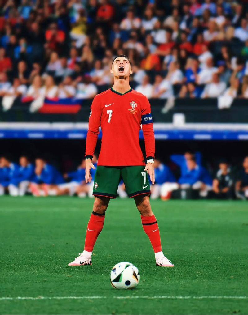 德媒：法兰克福对阵巴萨前召开会议，担心球队会遭遇惨案