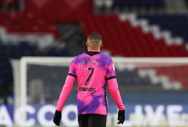 霍华德招募字母哥搭档东詹：别带伤强撑上场，湖人需要你