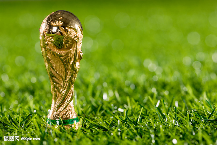 阿隆索帅位告急！皇马提前找好3位备胎：两位名帅+1名少帅