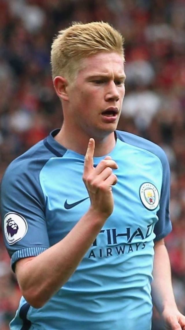 意甲球员在第12轮比赛中涂上红色面彩，向针对女性的暴力说不