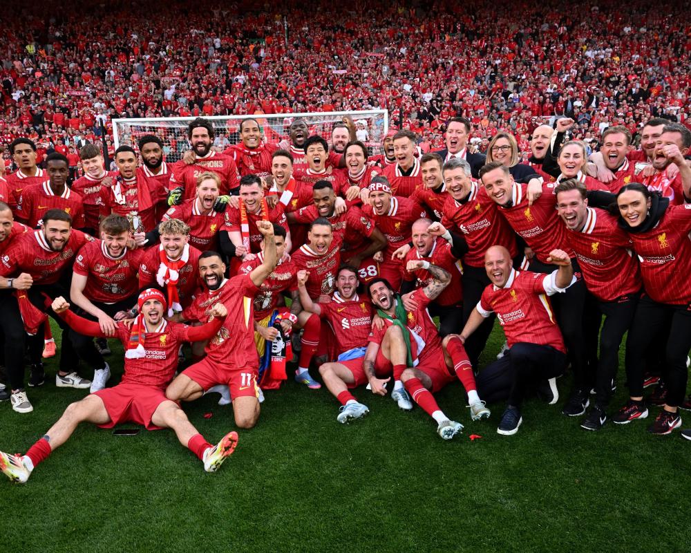 邮报：纽卡正努力与莱比锡就谢什科达成协议，球员愿意加盟