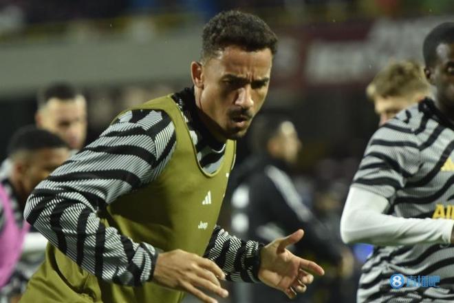 意甲媒体透露：米兰跟迈尼昂续约已达成口头协议，续约2年加一年选择权